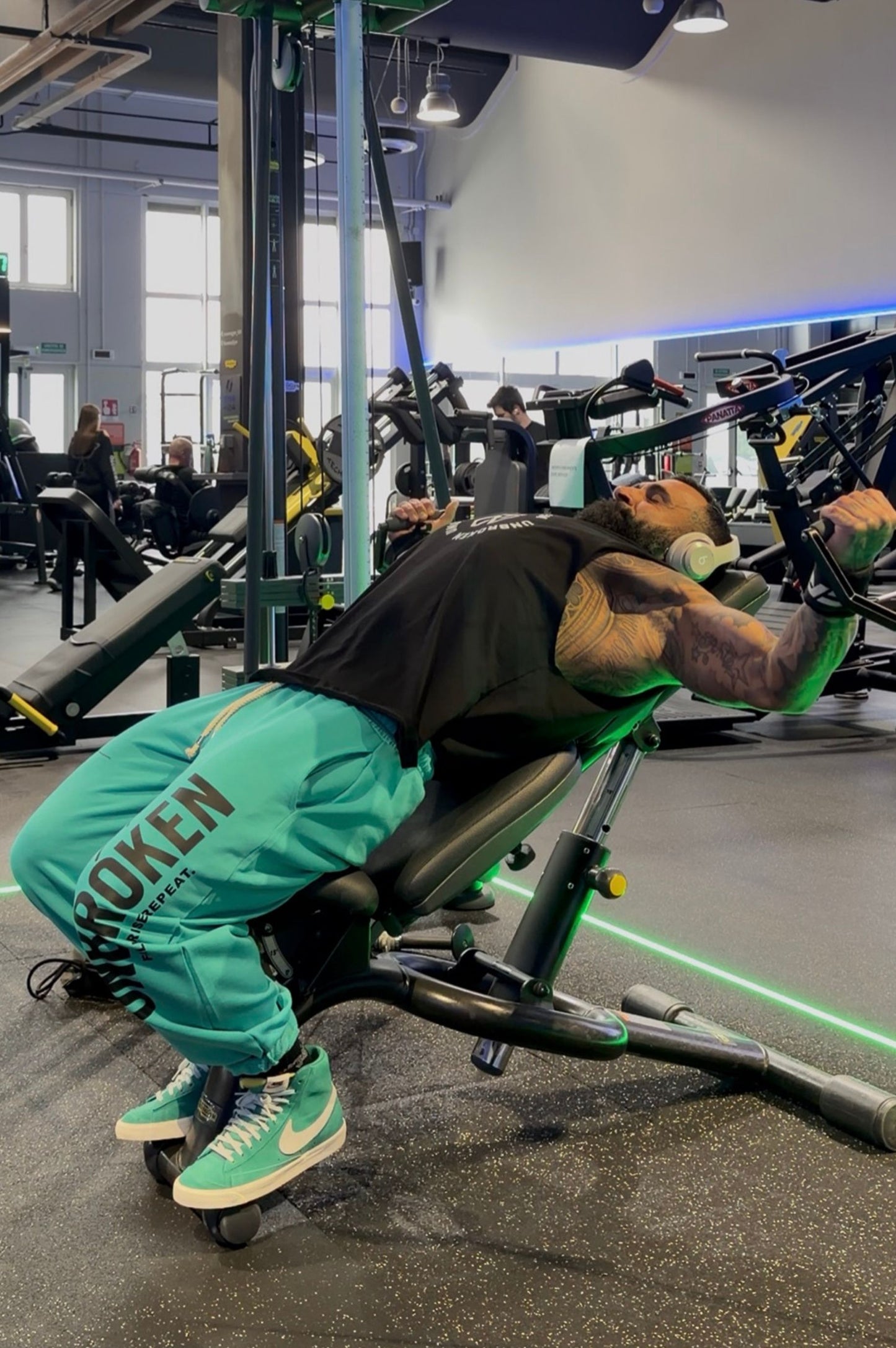 Pantalone Over UNBROKEN