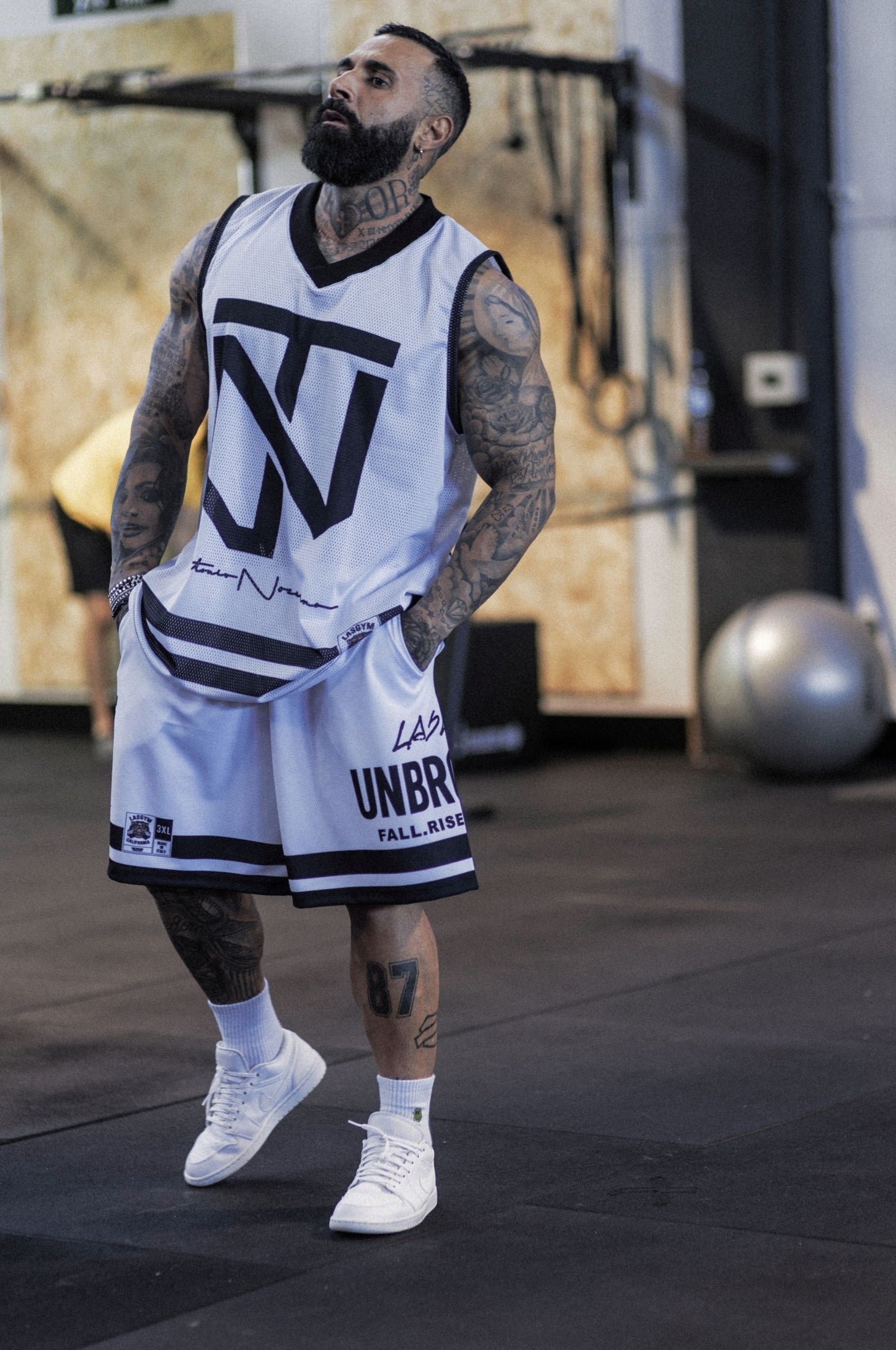 Shorts Tecnico Over UNBROKEN