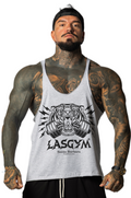 Camiseta sin mangas al atardecer