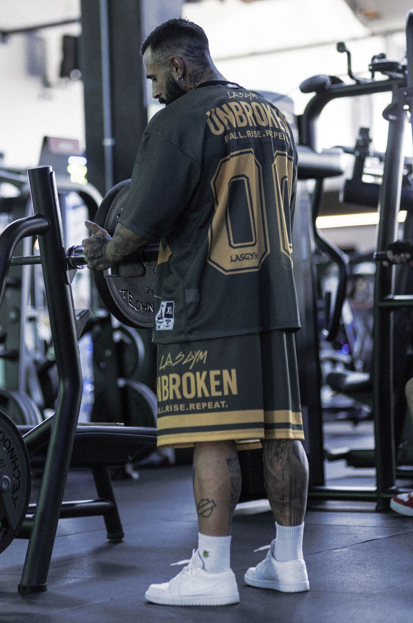 Shorts Tecnico Over UNBROKEN