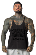 Camiseta sin mangas al atardecer