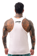Camiseta sin mangas al atardecer