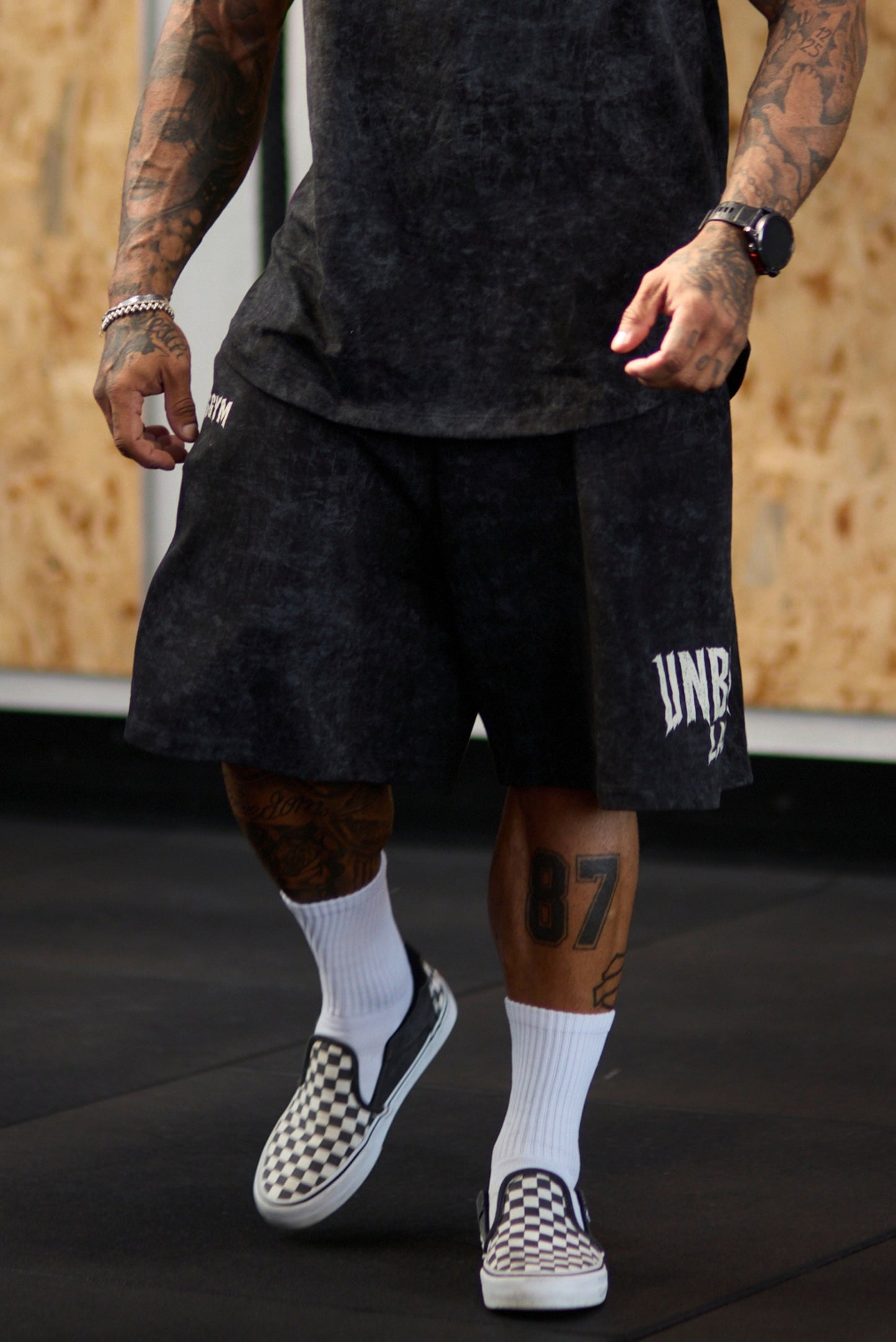 Shorts Over Delavè Unbroken