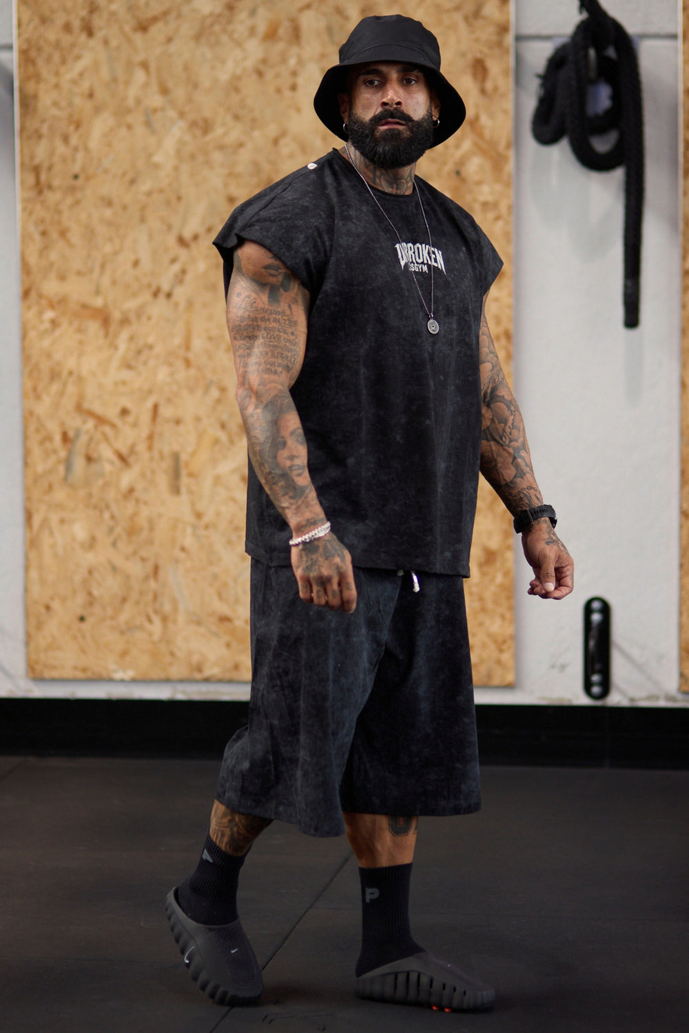 Long Shorts 3/4 Washed-Effect Basic